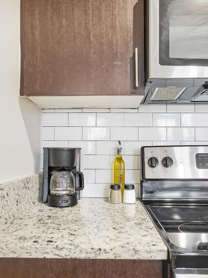 Getaway Apartment Near Beaches And Airport Tampa Exteriör bild